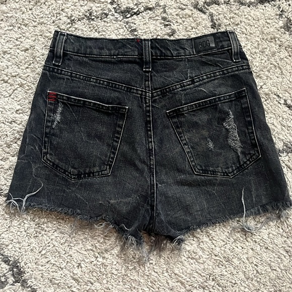 BDG Girlfriend High Rise - Size 27. - Picture 4 of 4